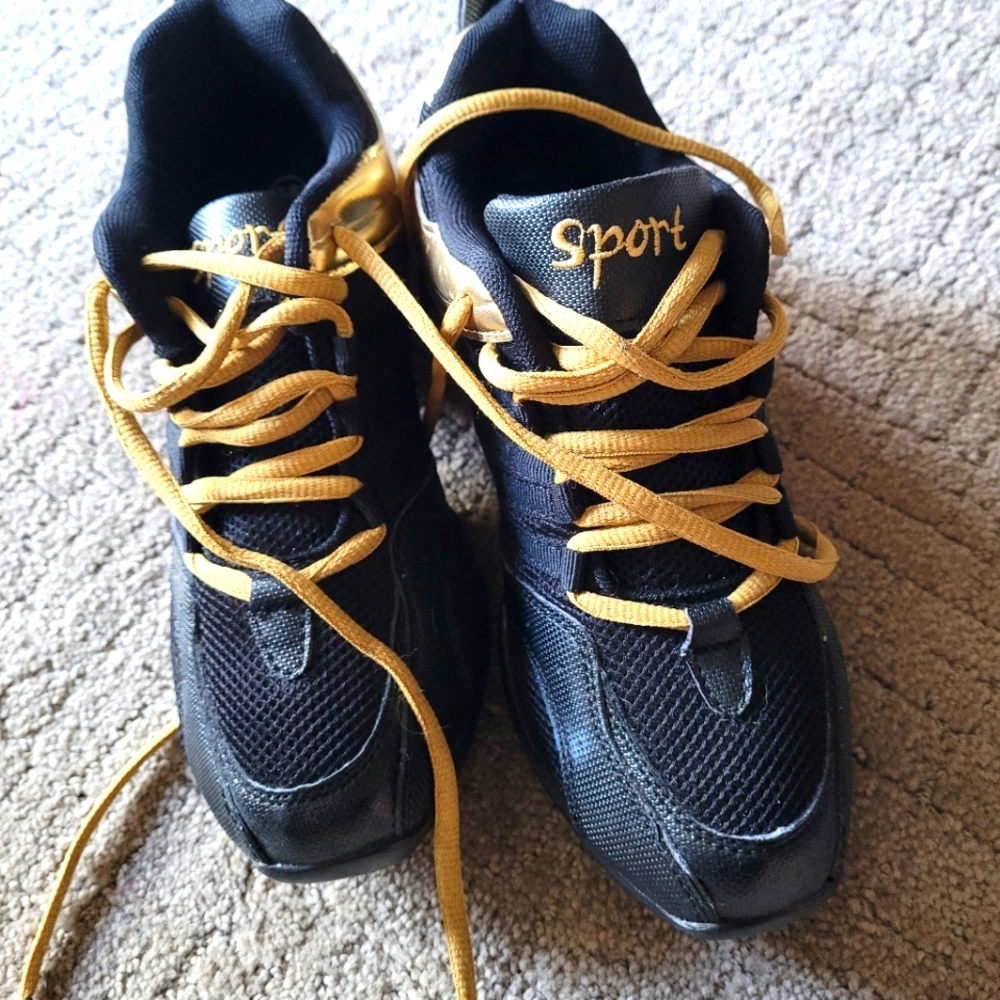 Dance shoes size 6